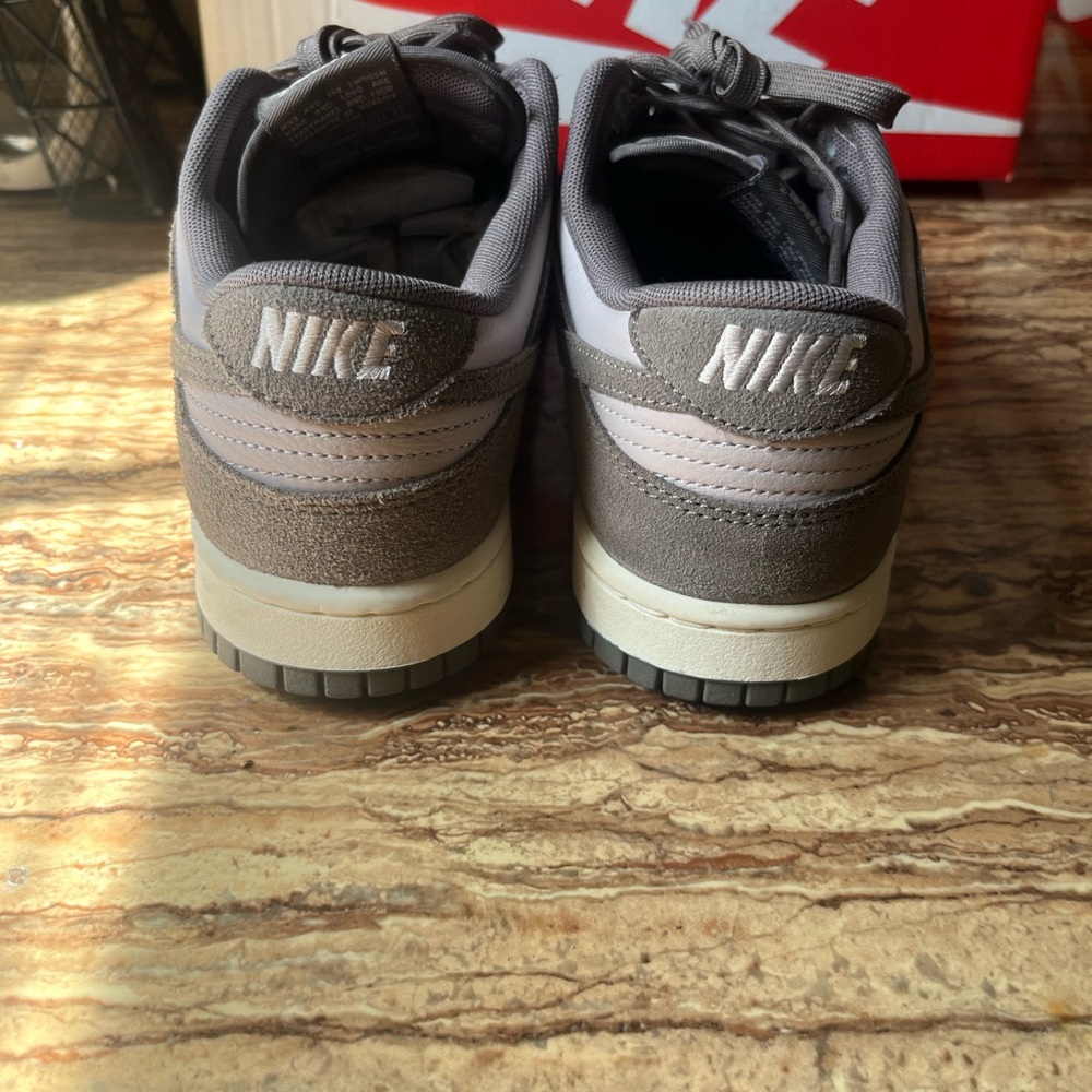 Nike Dunk Low SE “Platinum Violet Cavestone” - Picture 3 of 7